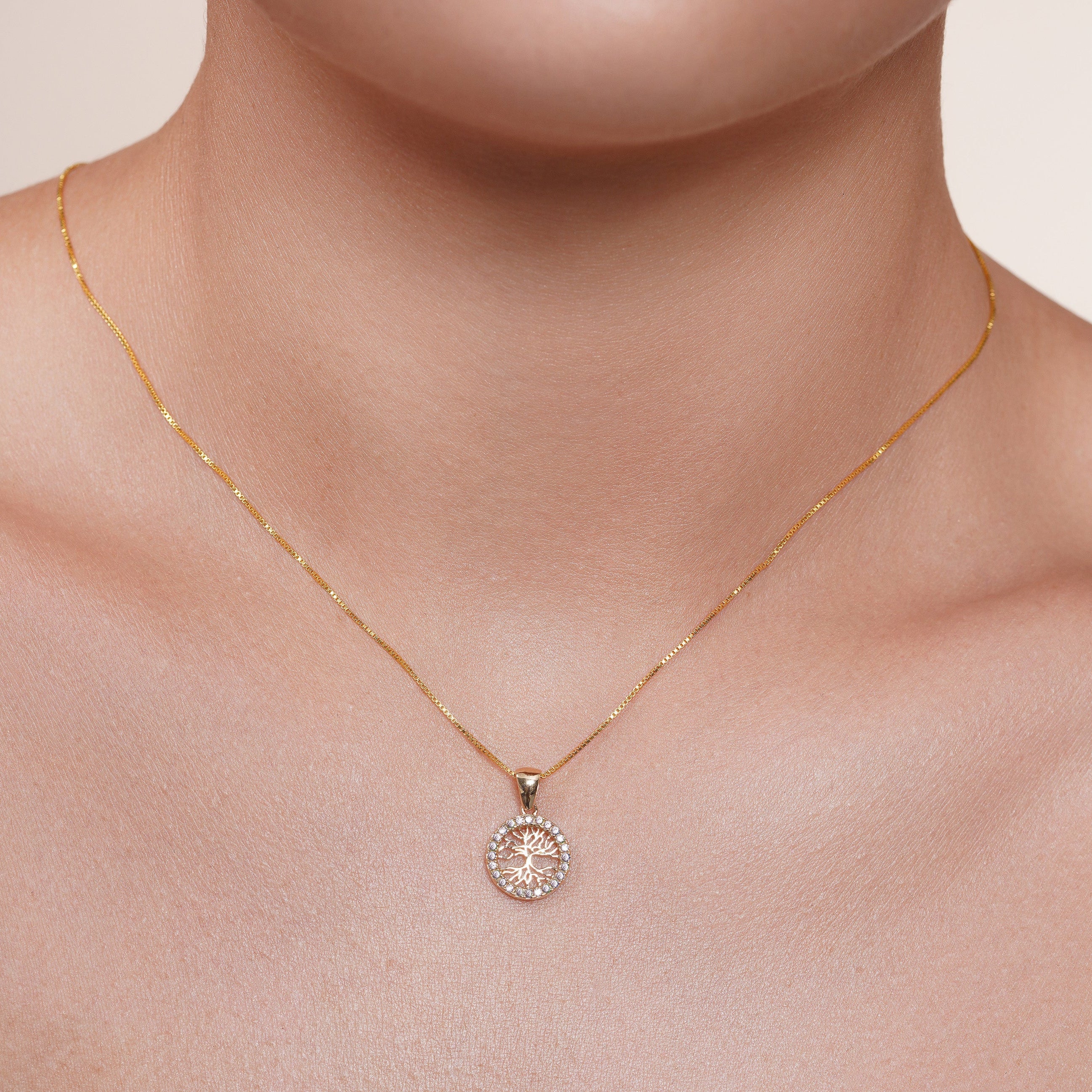 14P00149. - Colgante de oro amarillo de 14 quilates con detalle de corazón de niño sonriente