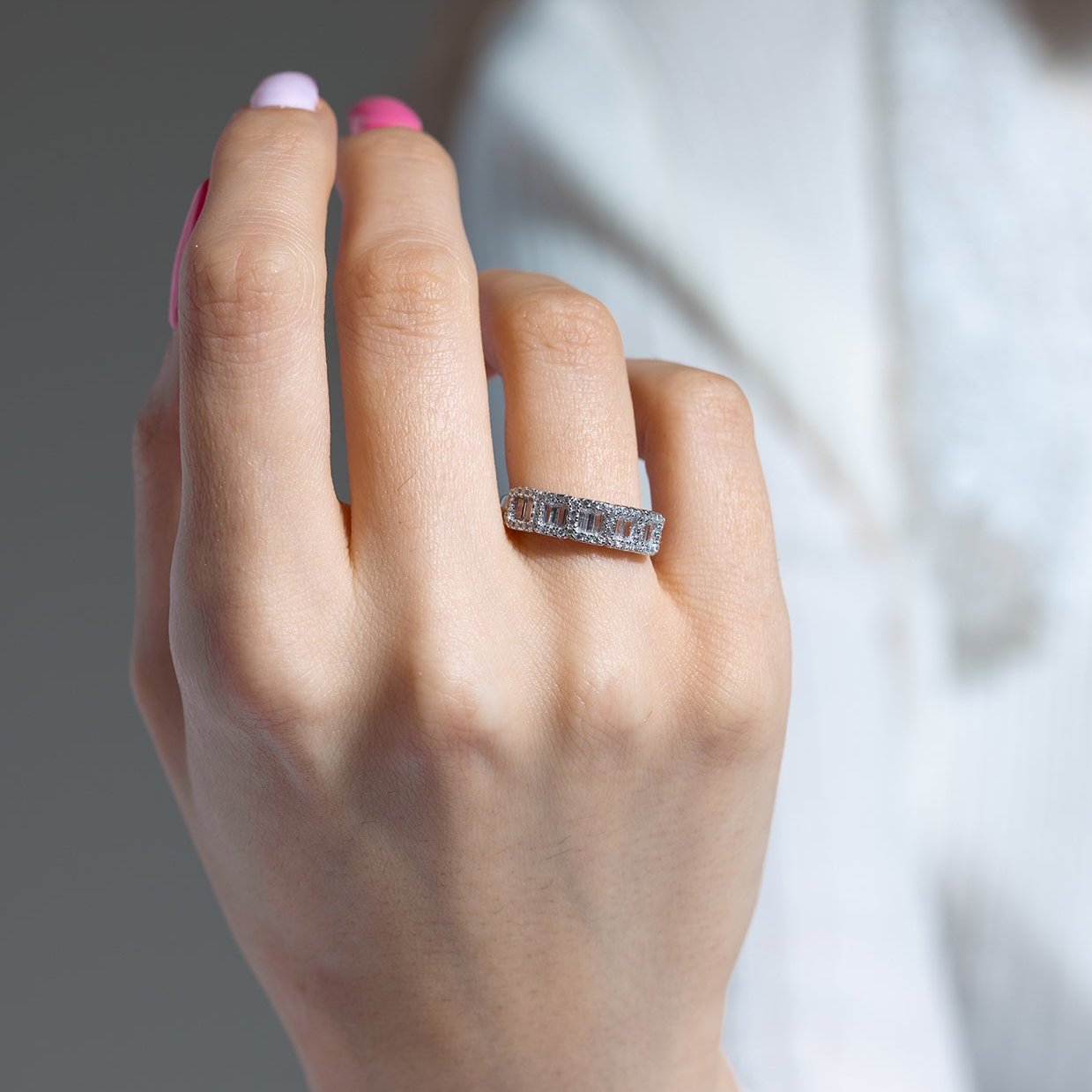 Anillo de plata de ley 925 rodiada con 5 circonitas cuadradas - BGR01166