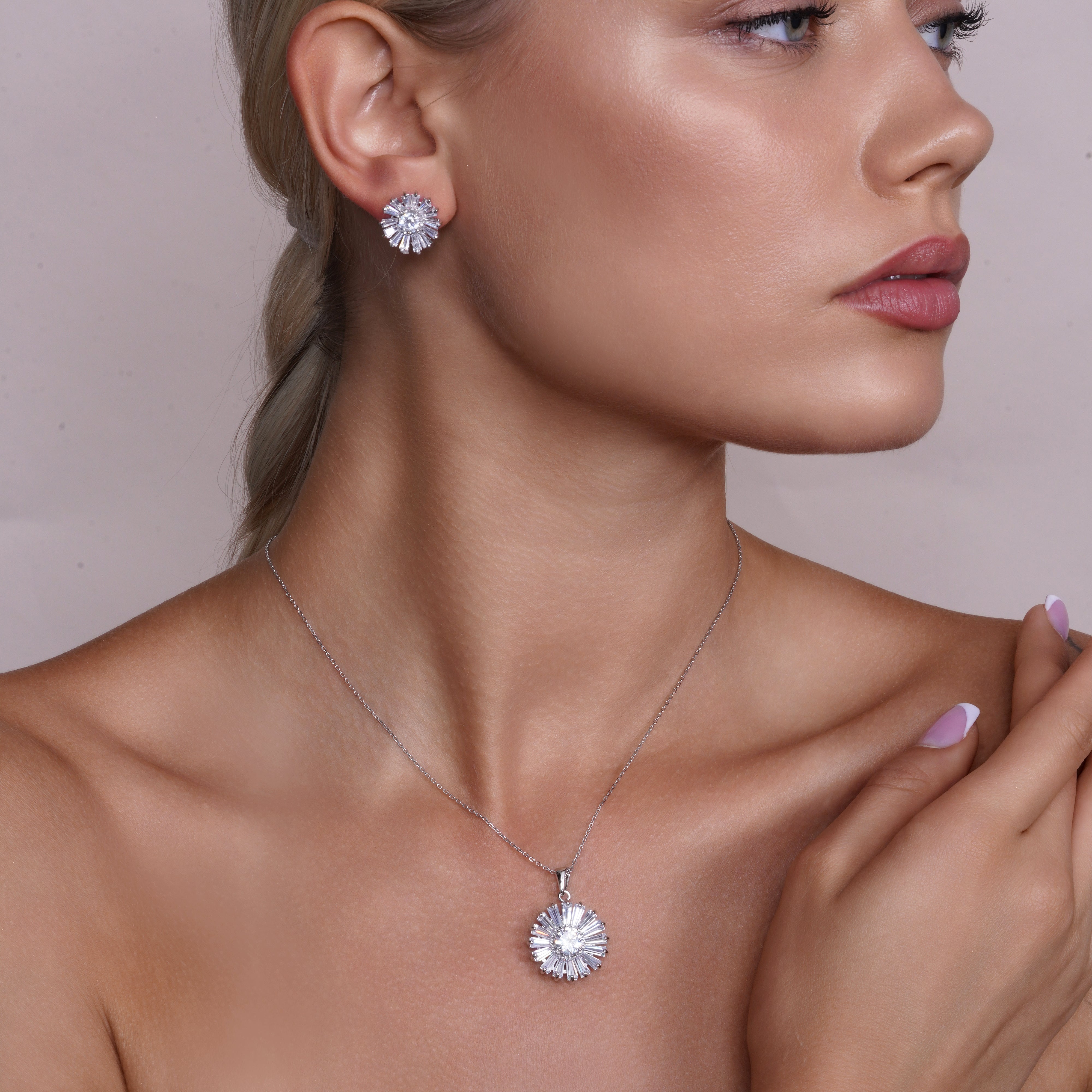 Conjunto de flor baguette de circonitas cúbicas transparentes en plata de ley 925 rodiada - BGS00140