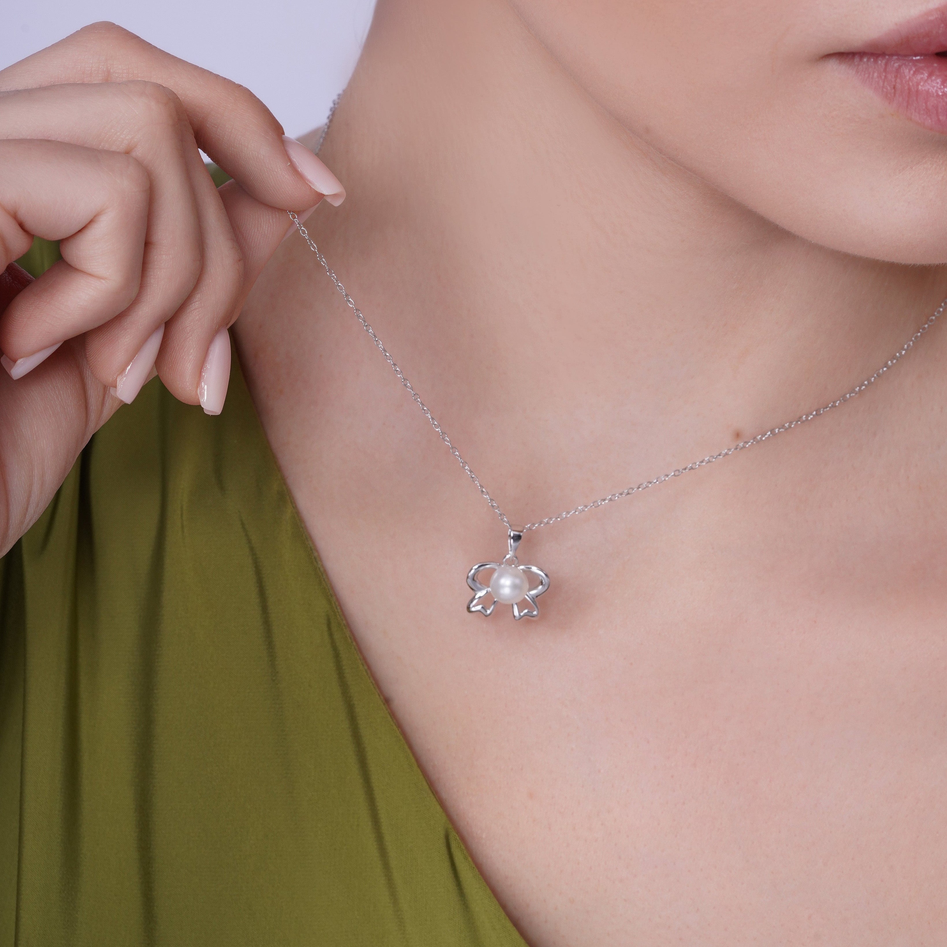 Conjunto de pendientes con cierre de palanca y collar de perlas y lazo bañados en rodio de plata 925 - BGS00240