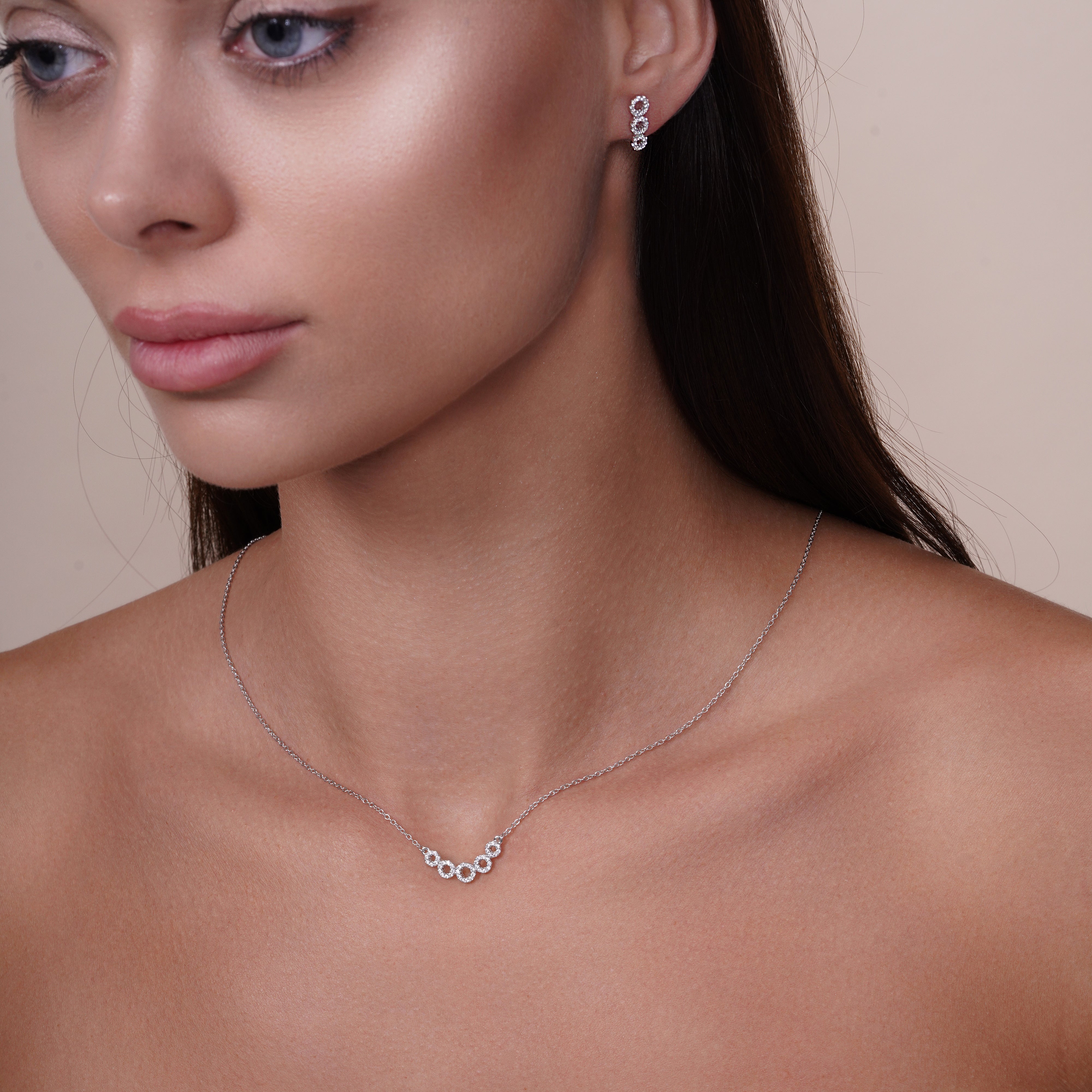 Conjunto de 5 circonitas cúbicas circulares en plata de ley 925 rodiada - BGS00548