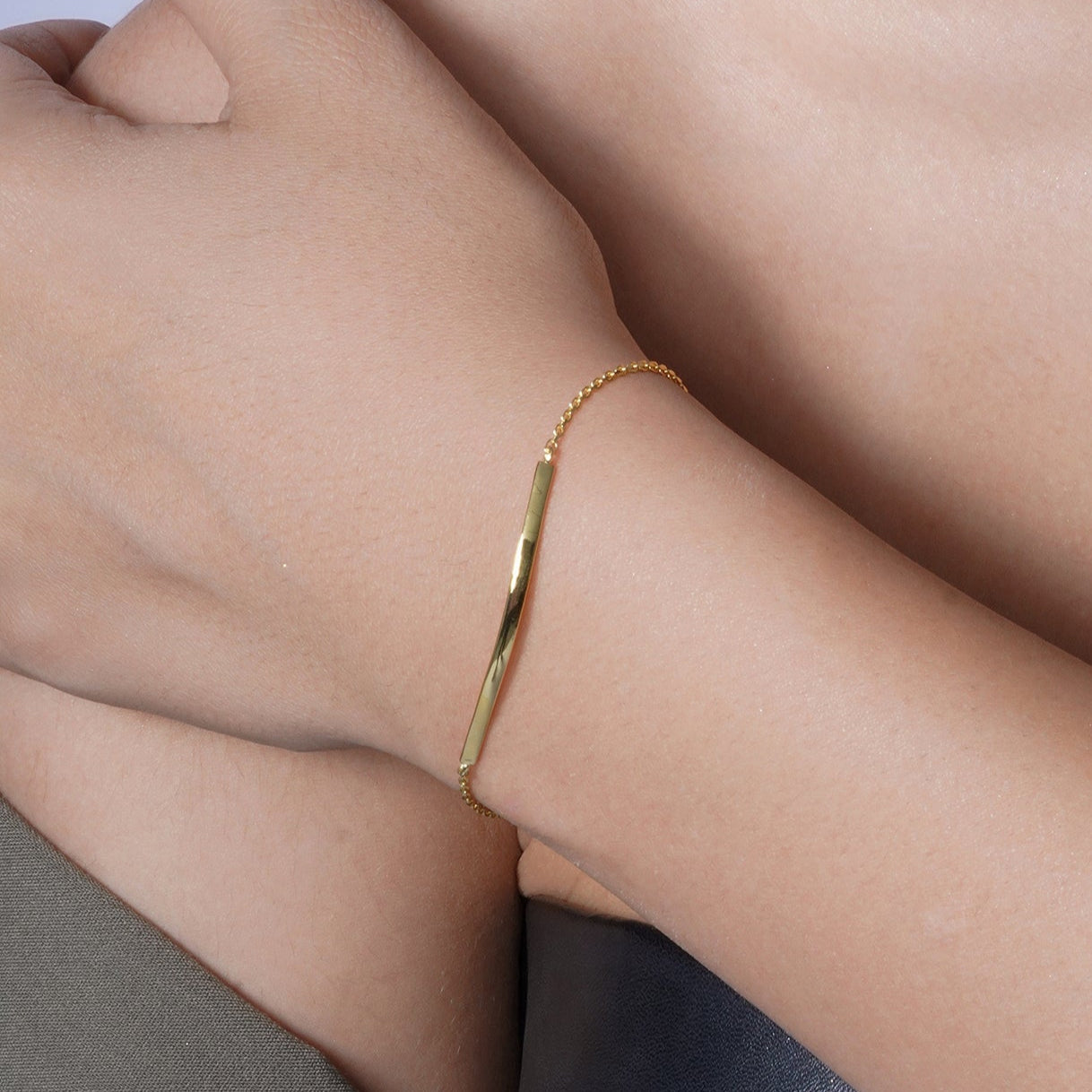 Gold Plated 925 Sterling Silver Curved Bar Lariat Bracelet - DIB00059GP