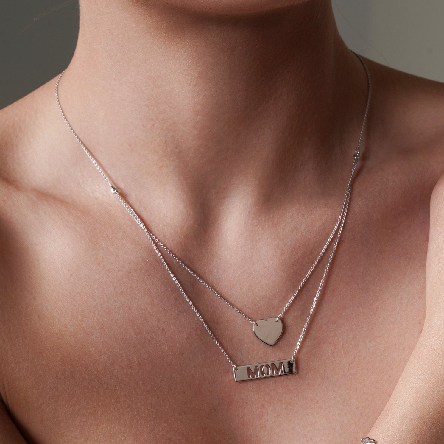 Rhodium Plated 925 Sterling Silver Double Chain Heart and "Mom" Pendant Necklace - DIN00053RH