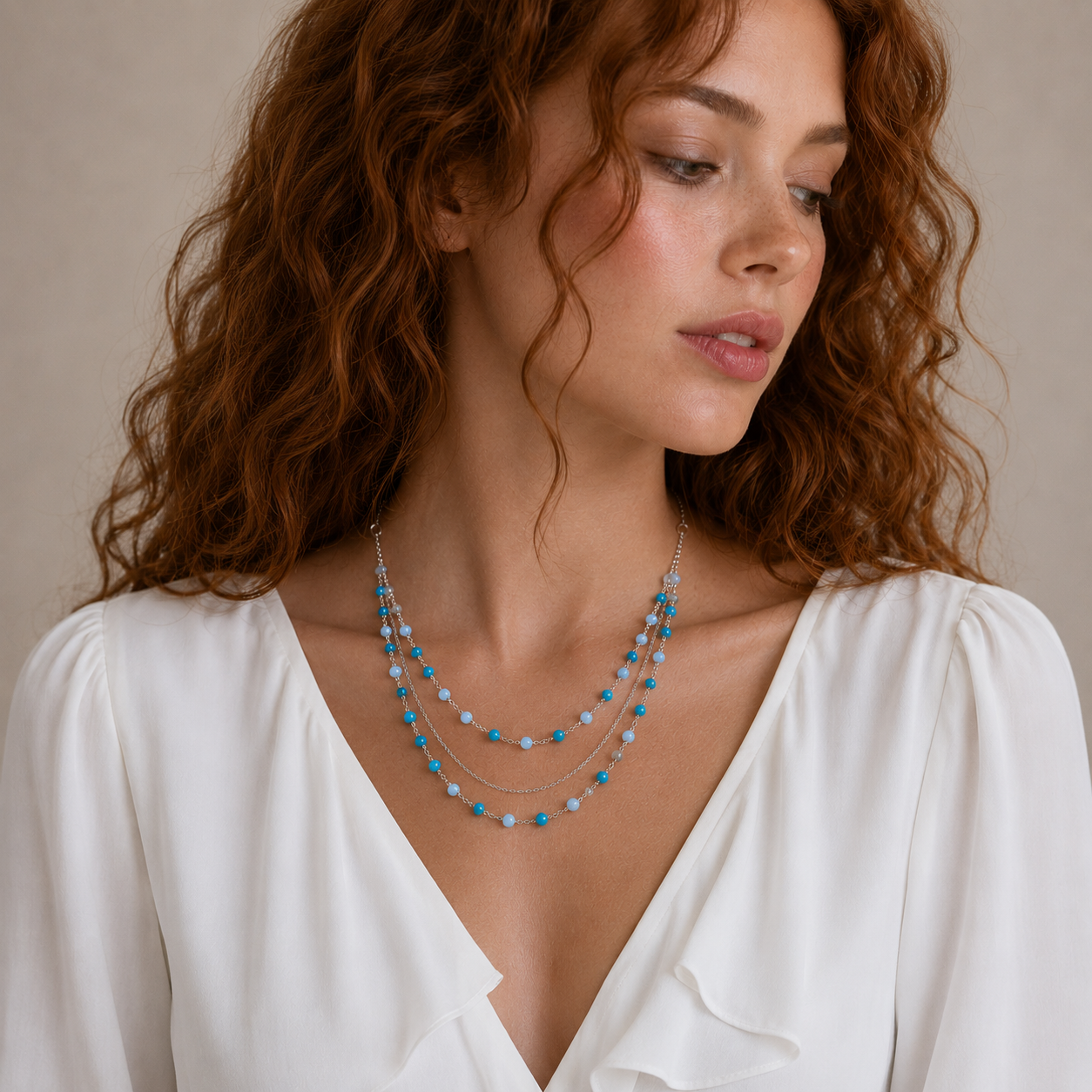 Collar de tres vueltas con cuentas turquesas en plata de ley 925 rodiada - DIN00071RH