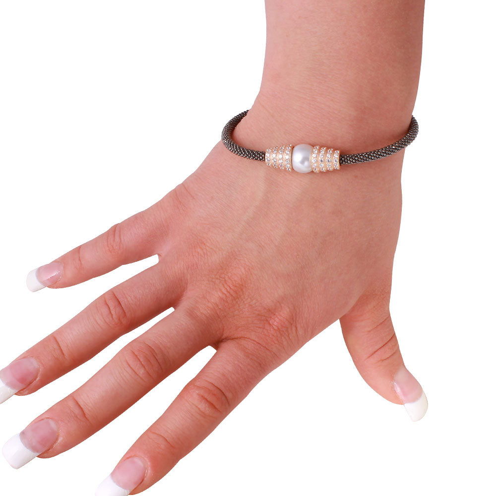 Pulsera italiana con circonita cúbica chapada en rodio negro de plata 925 con detalle de perla blanca - ECB00102