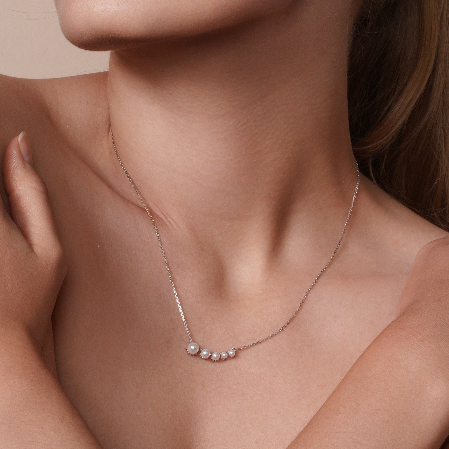 Silver 925 Rhodium Plated Graduated Fresh Water Pearl Necklace - GMN00011RH