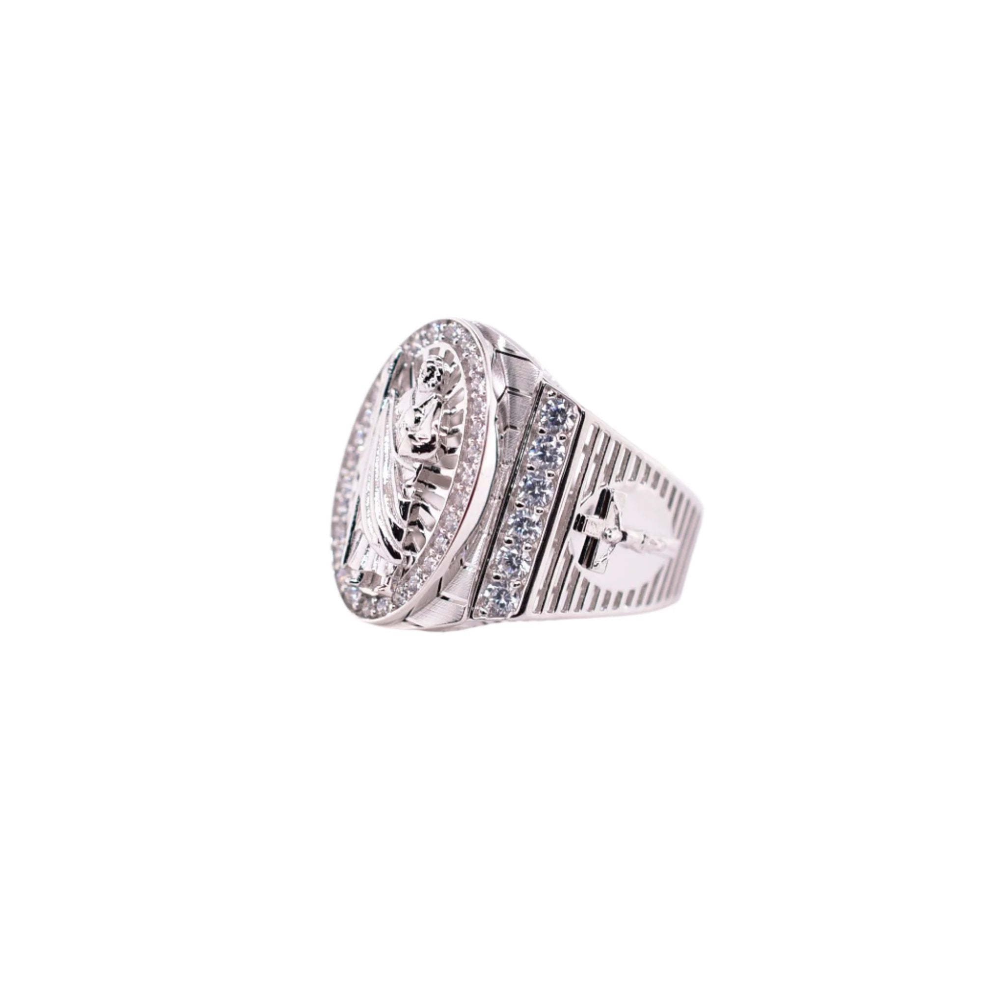 Anillo para hombre de plata de ley 925 rodiada con cruz de San Judas con circonita cúbica transparente y parte superior ovalada de 22,8 mm - GMR00384