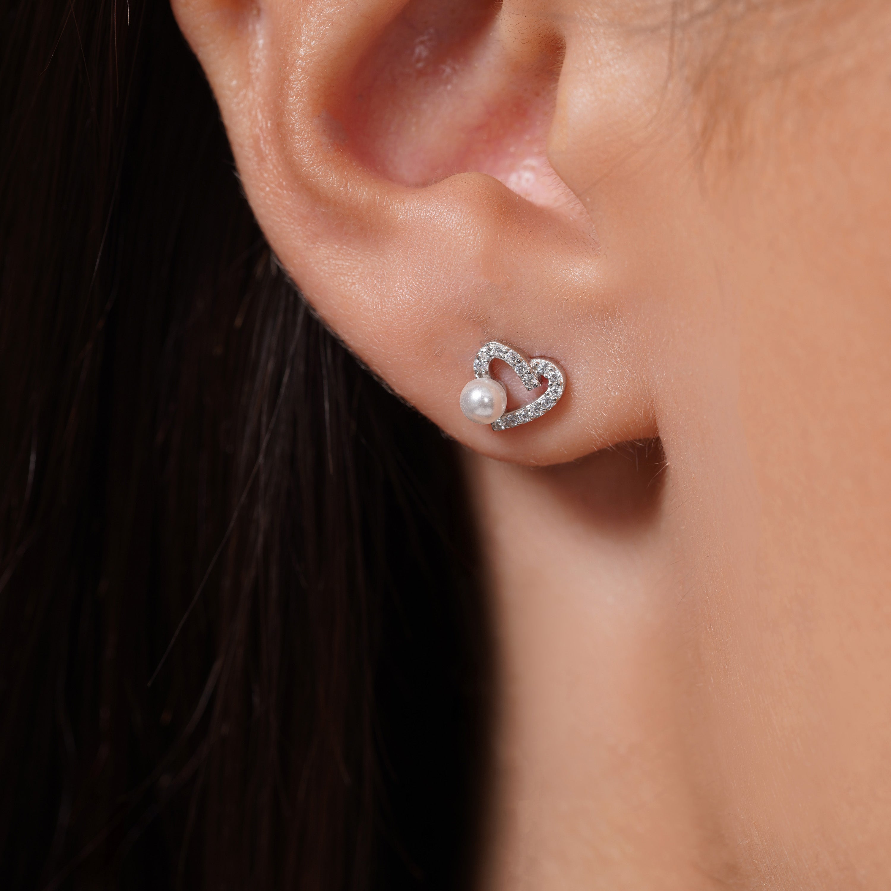 Sterling Silver Rhodium Plated Assymetrical Heart Synthetic Pearl Stud Earring - JTE00001