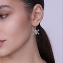 Pendientes de gancho colgantes con circonita cúbica y calavera pirata chapada en rodio en plata 925 - STE00537