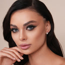 Pendiente de botón de ópalo sintético de 11 mm con baño de rodio en plata de ley - STE01401