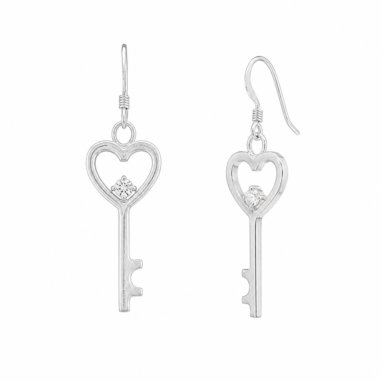 Juego de aretes y collar con gancho de circonita cúbica con forma de corazón del Reino chapado en rodio de plata 925 - STS00156