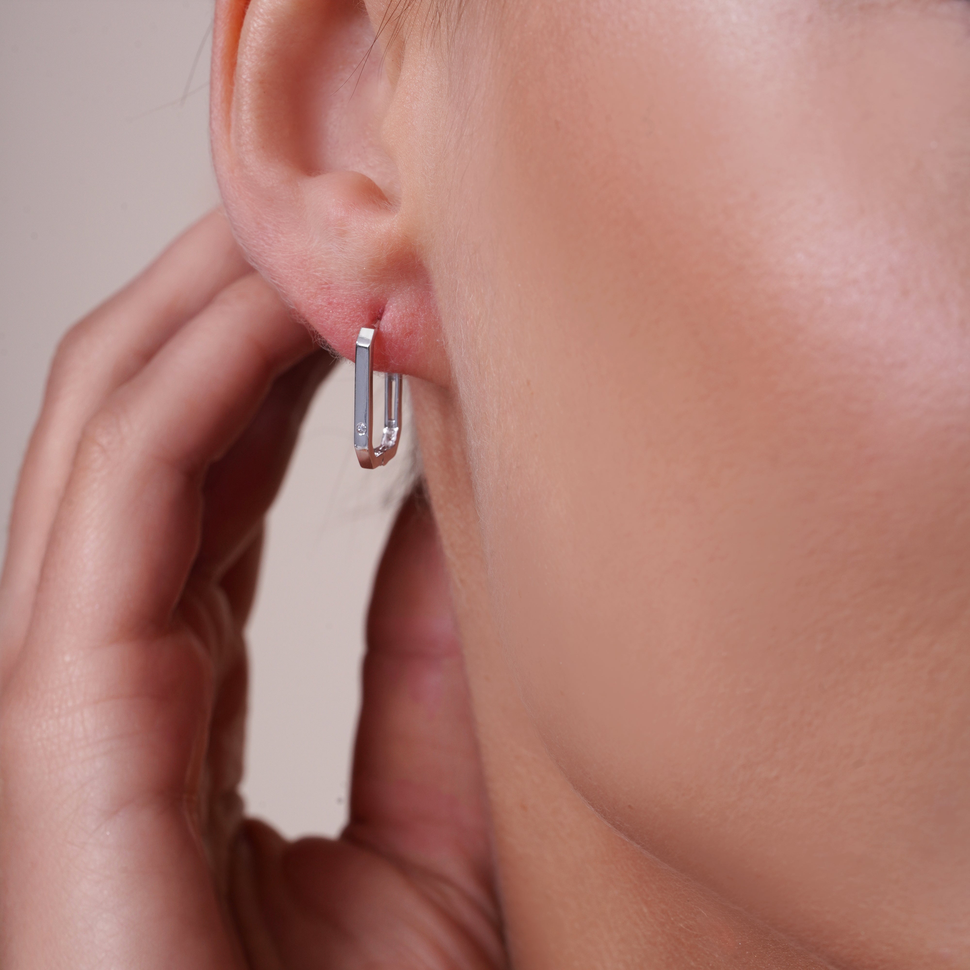 925 Sterling Silver Geometric Rectangular Hoop 9.6mm x 15.2mm Earring - TGE00003