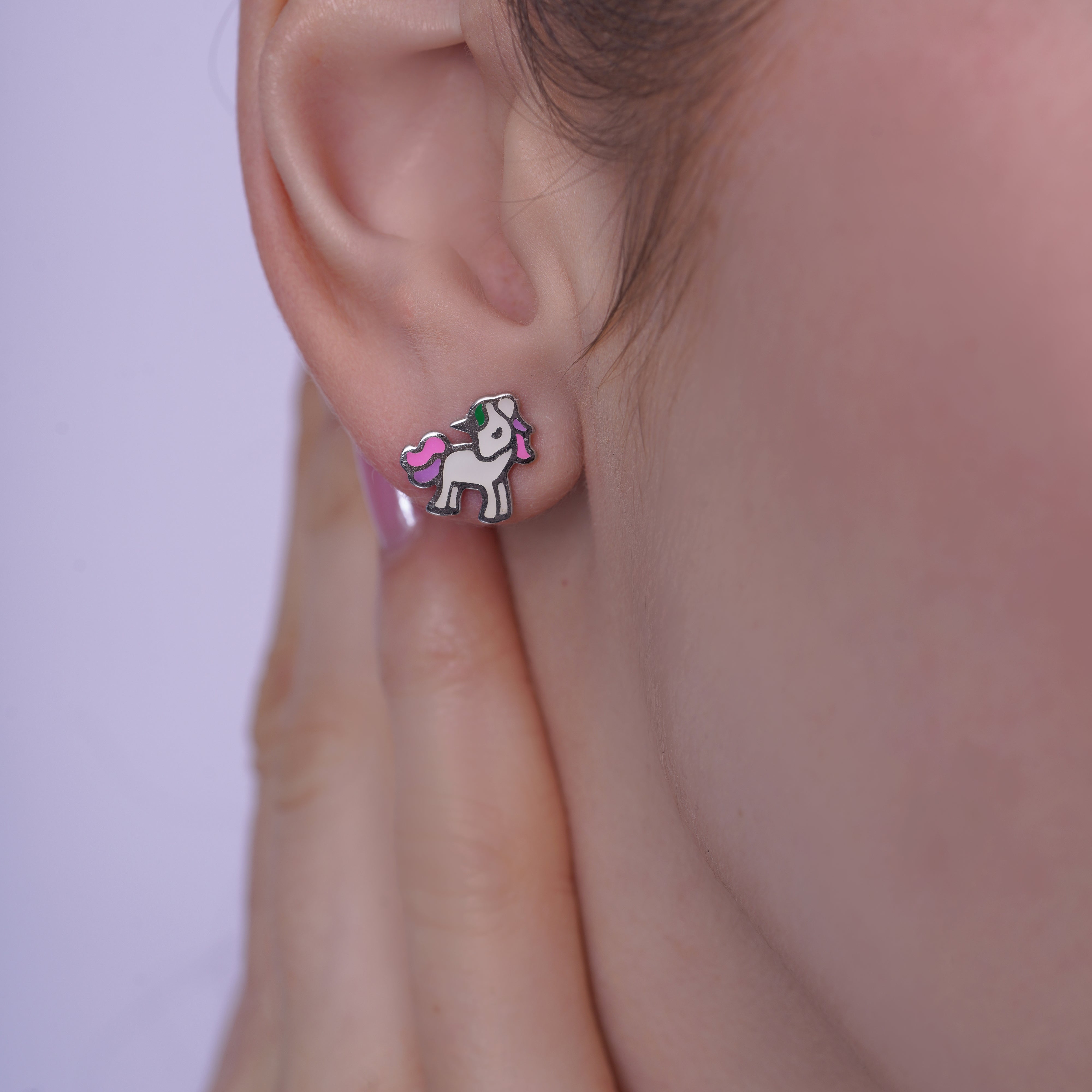 Pendiente de botón de plata de ley rodiada con doble banda de 4,5 mm x 21 mm - GME00131