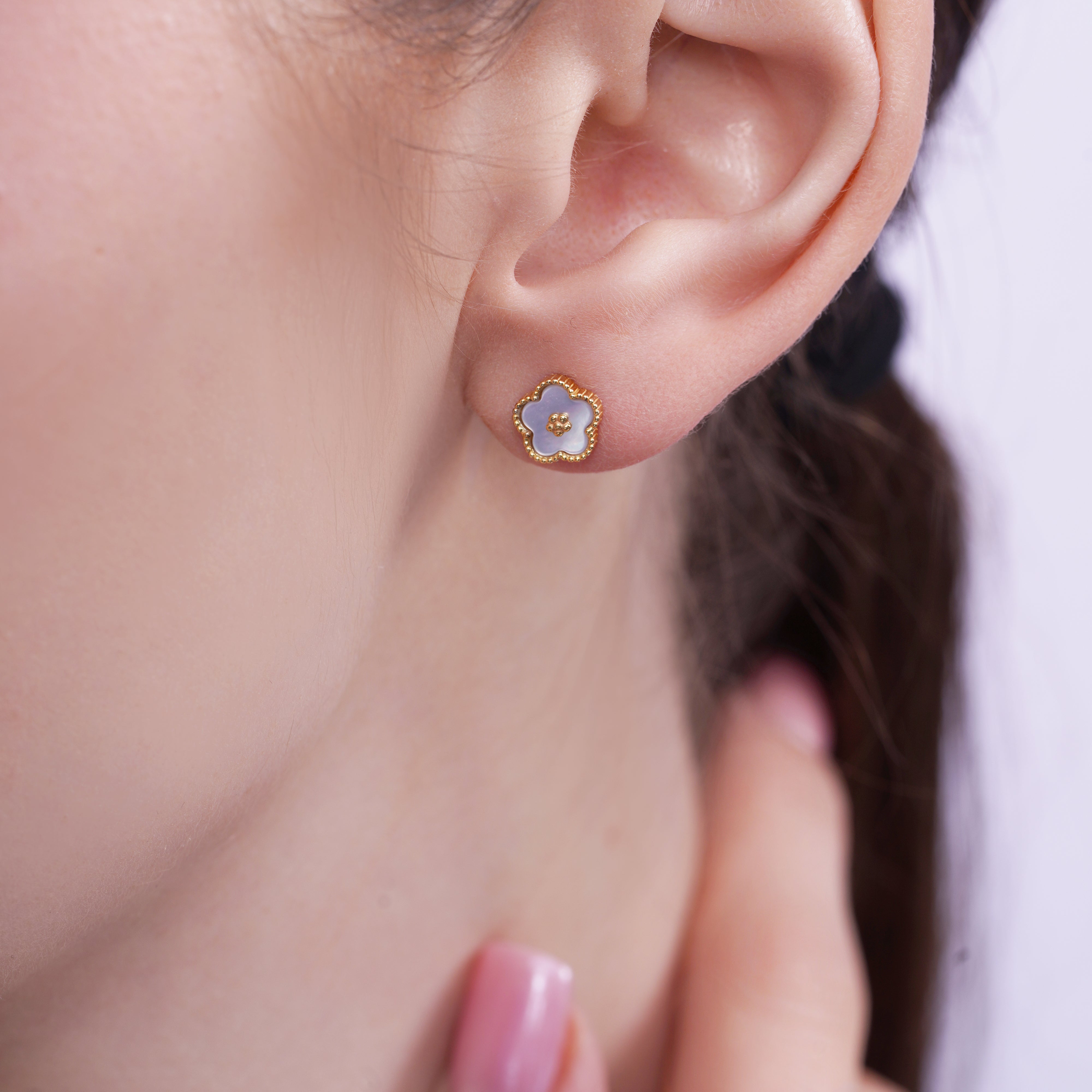 Pendiente de botón de plata de ley rodiada con doble banda de 4,5 mm x 21 mm - GME00131