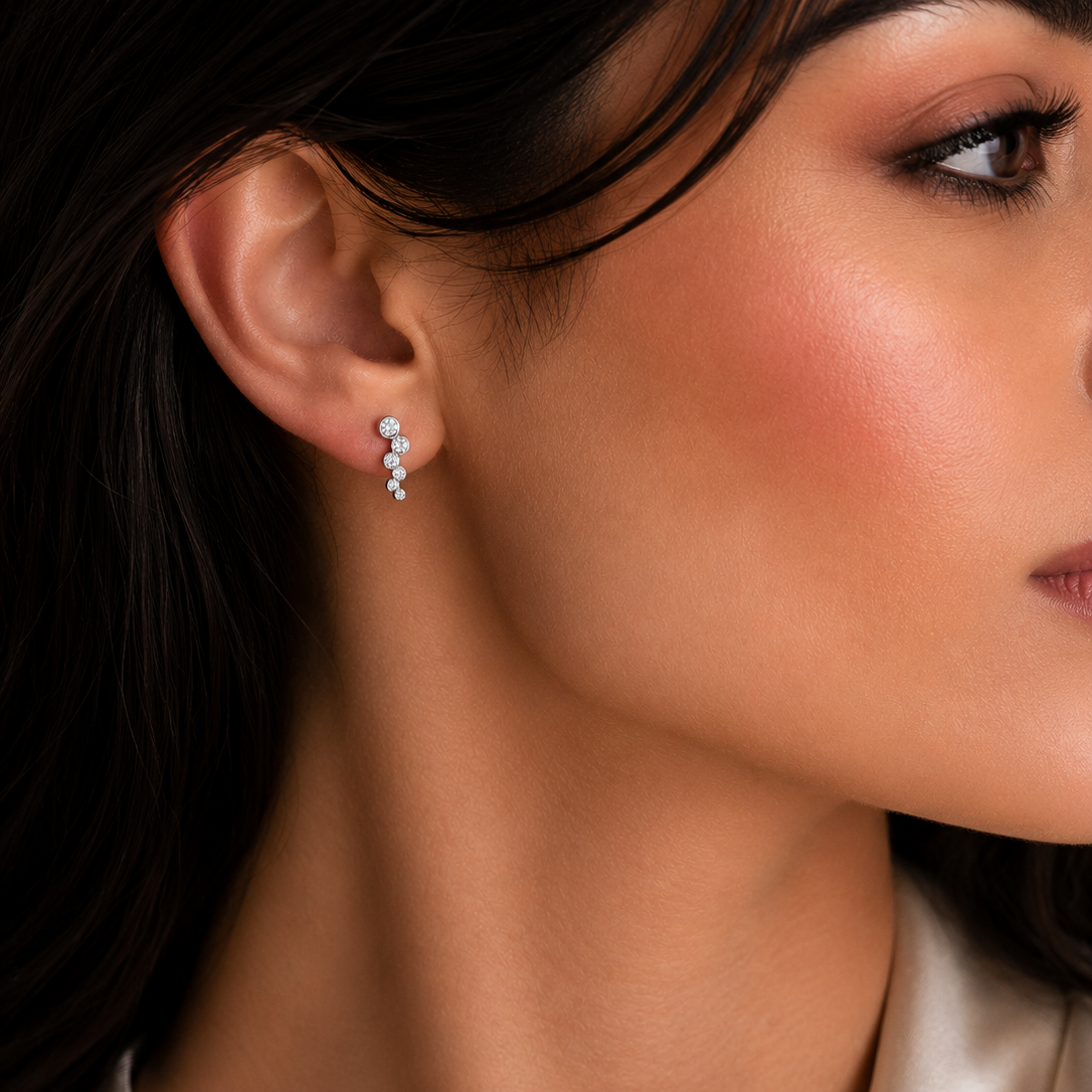 Pendientes colgantes con forma de poste colgante de circonita transparente con micro pavé chapado en rodio de plata 925 - ACE00015
