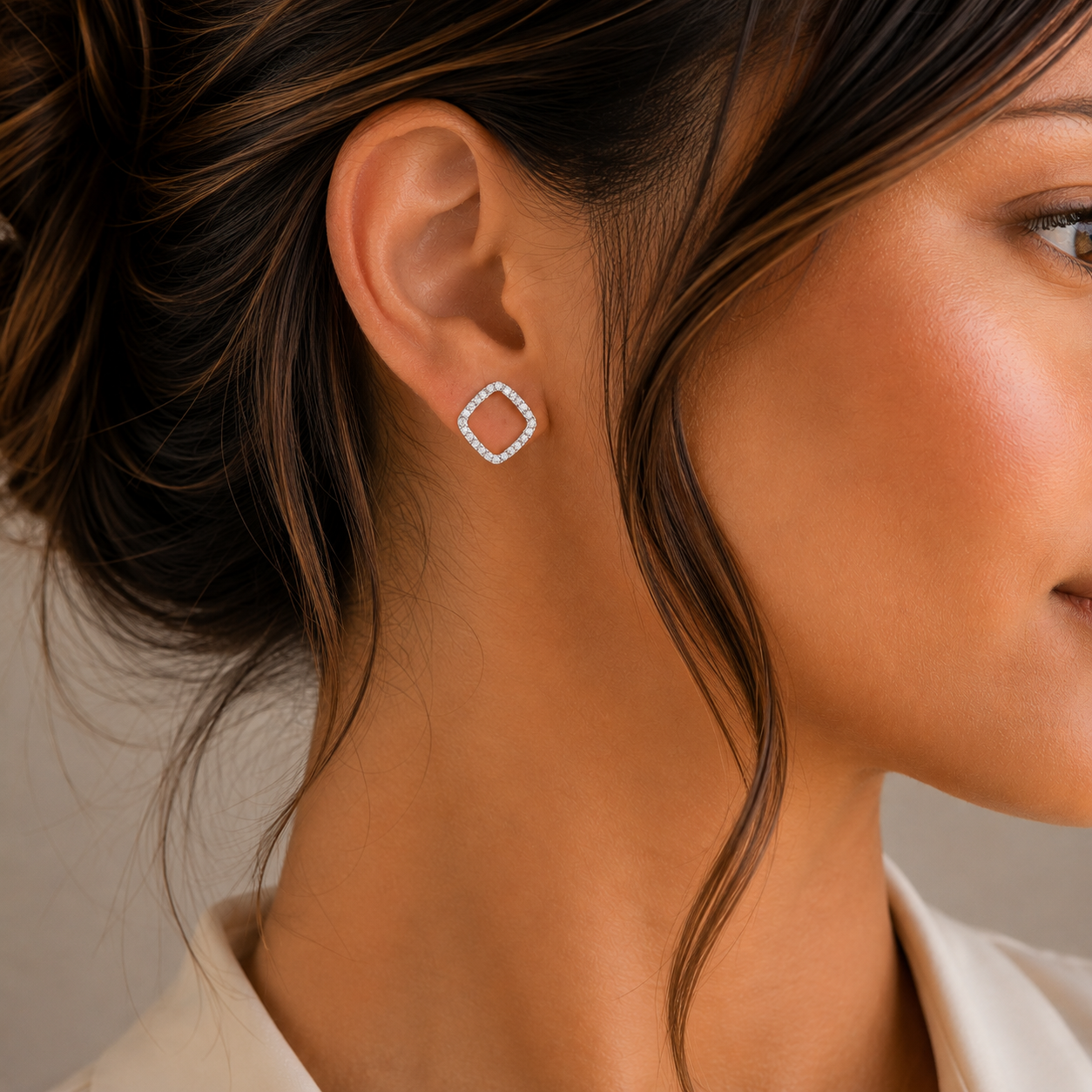 Aretes de plata 925 chapados en rodio con circonita cúbica abierta y micro pavé - ACE00020