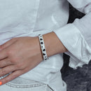 Pulsera de plata 925 chapada en rodio con esmalte blanco y diseño de corazón CZ - BGG00026