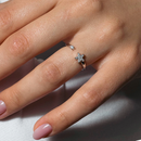 Anillo de estrella abierta con circonita cúbica en plata de ley 925 rodiada - BGR01103