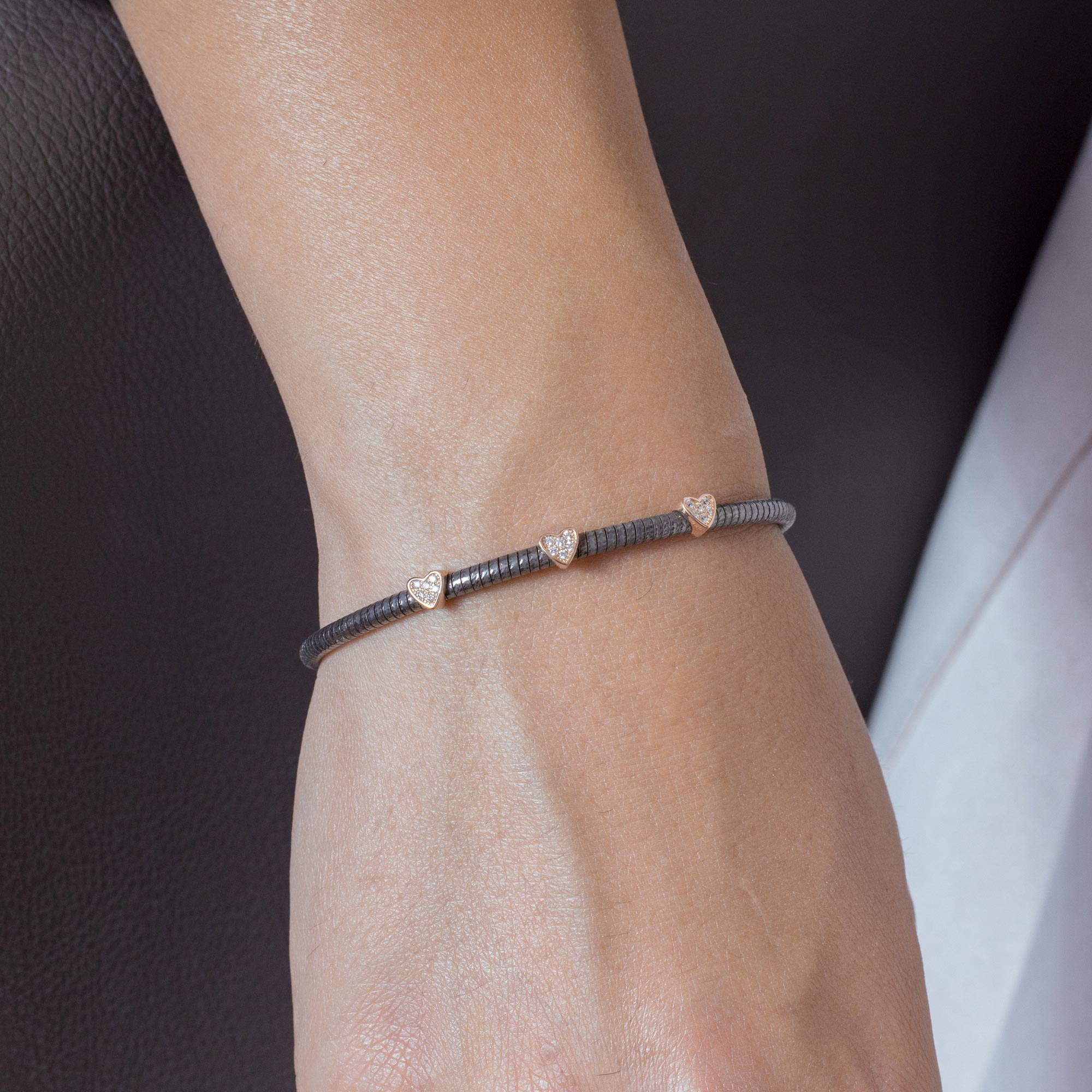 Pulsera de plata 925 chapada en rodio negro y oro rosa con tres circonitas transparentes - ECB00025BR