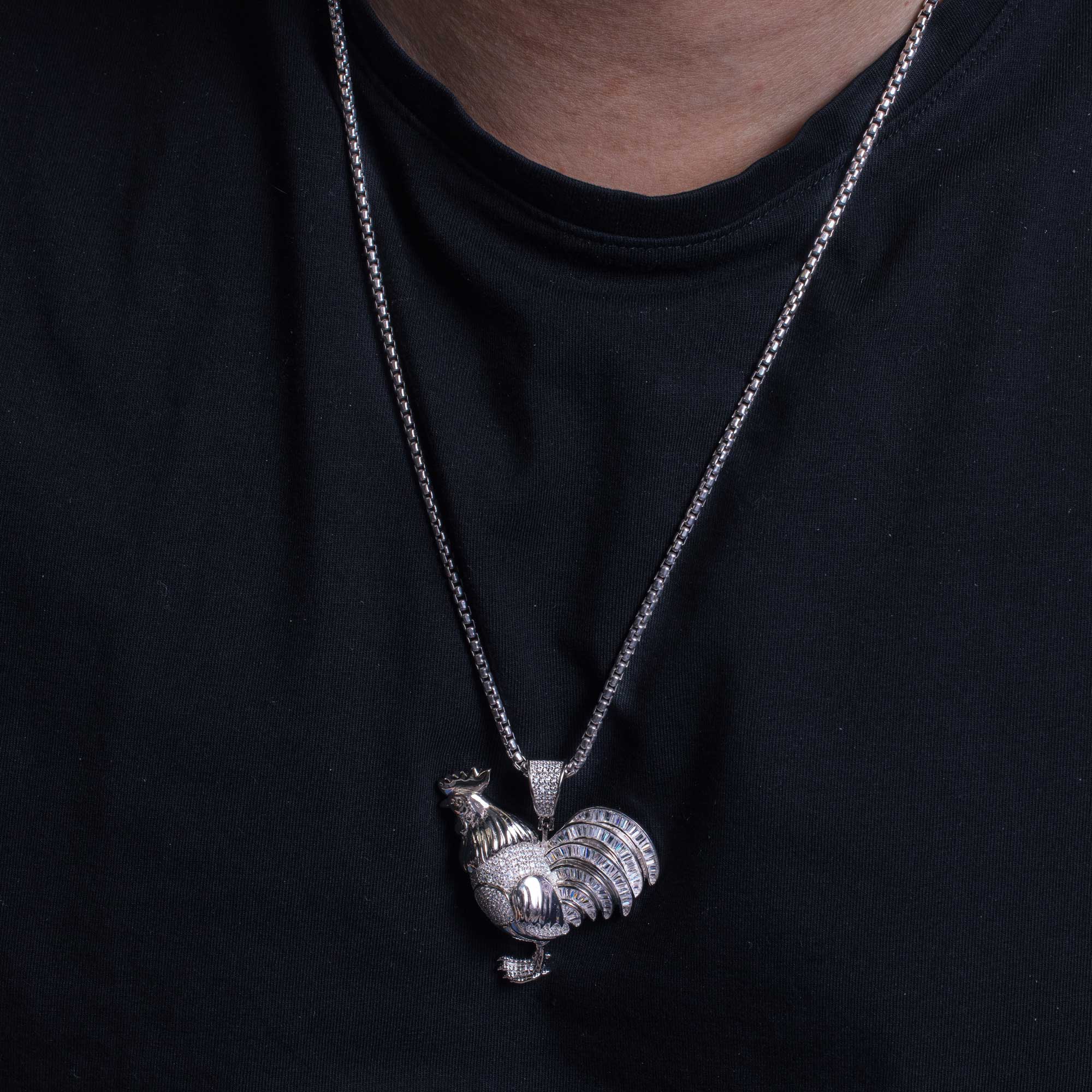 Colgante hip hop de gallo con circonitas cúbicas en plata de ley 925 rodiada - SLP00007