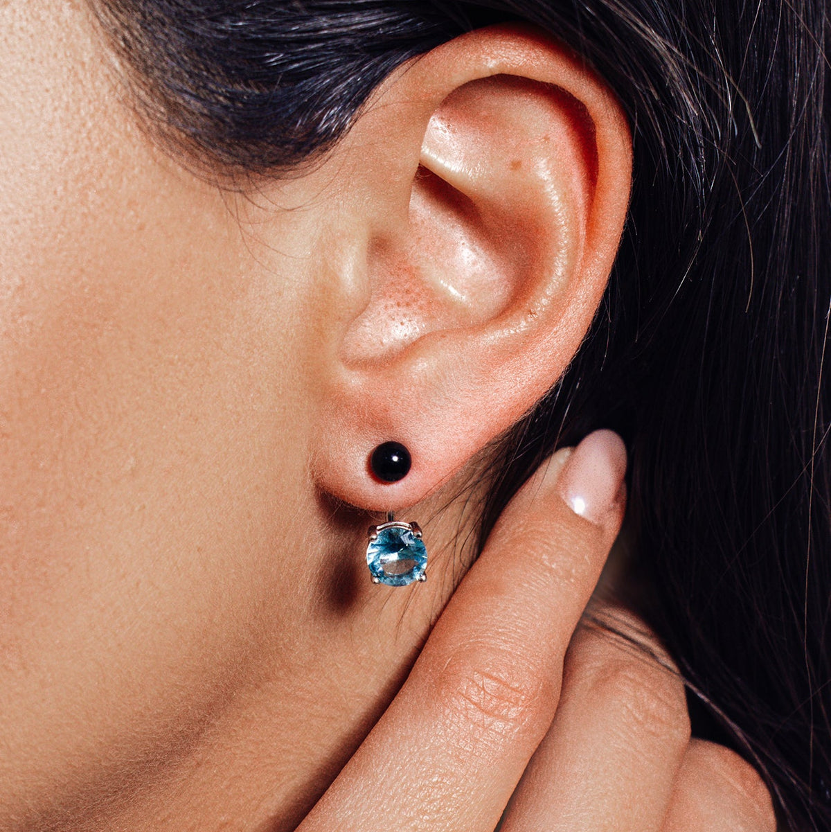 #Birthstone_March - Aquamarine
#Color_Black