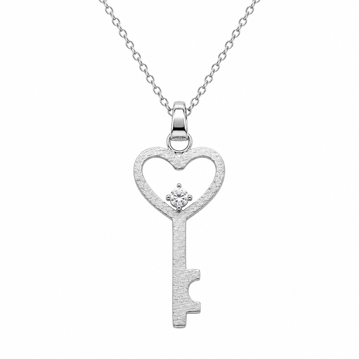 Collar con colgante de llave de corazón de circonita transparente chapado en rodio de plata 925 - STP00944