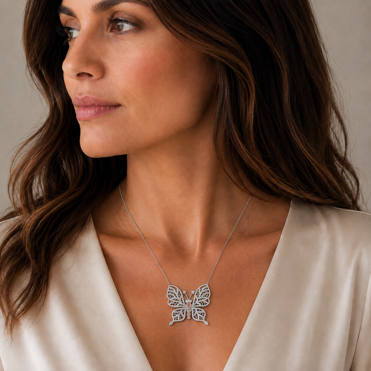 Collar con colgante de mariposa de ónix y circonitas transparentes en plata 925 rodiada - STP01016