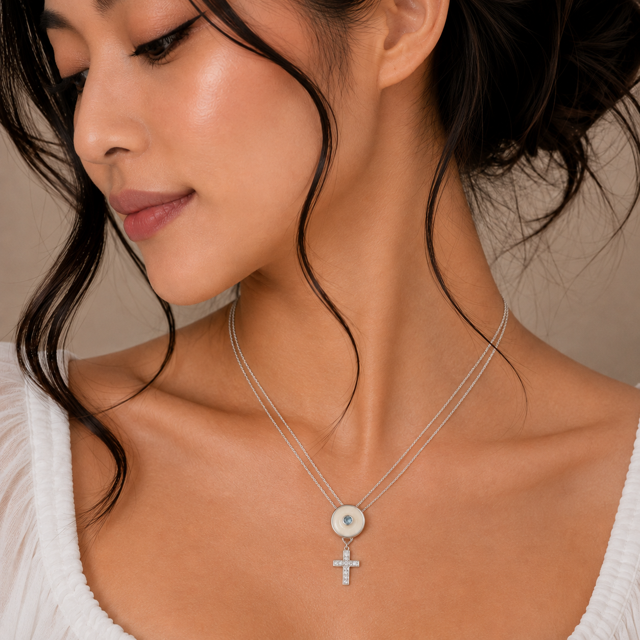Collar con colgante de cruz de circonita transparente chapado en rodio de plata 925 - STP01077