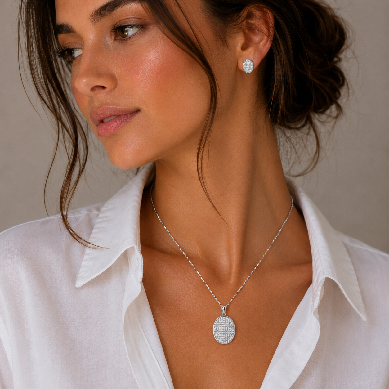 Juego de aretes y collar con circonita ovalada chapada en rodio en plata 925 - STS00412