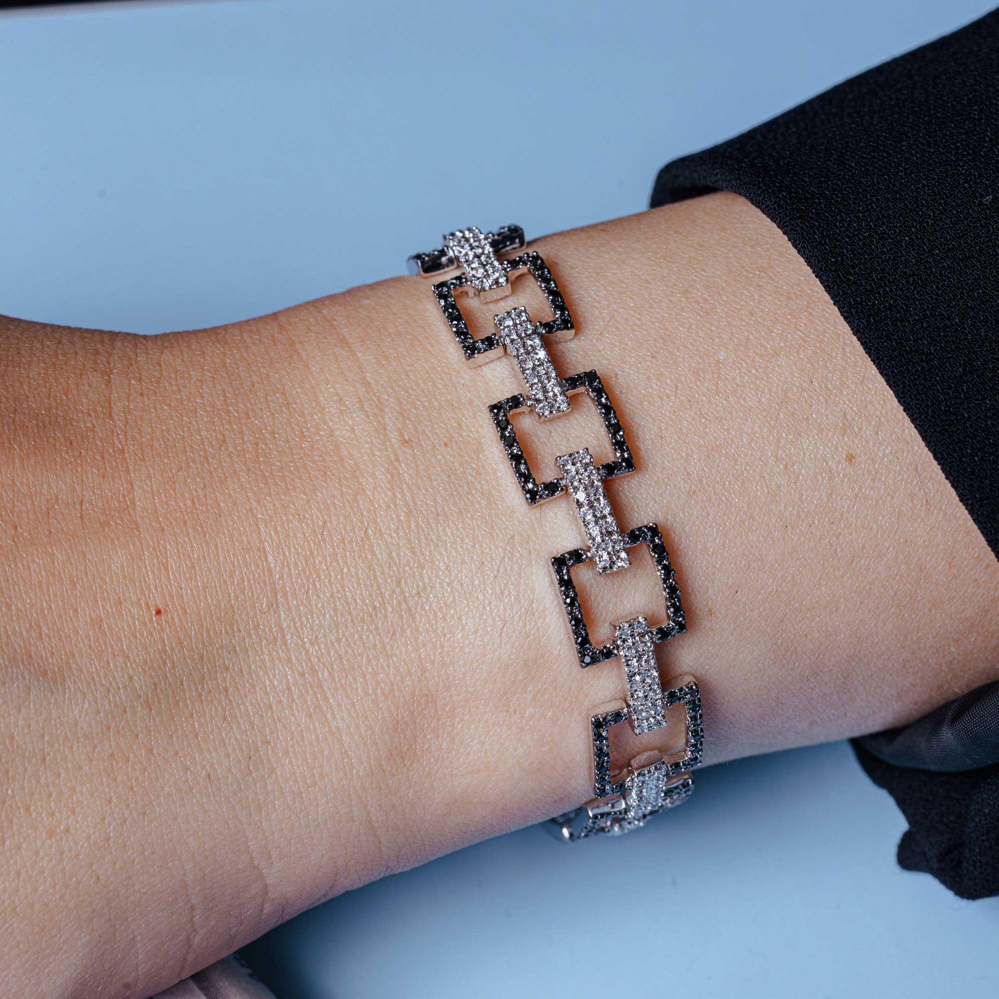 Pulsera de circonita abierta negra cuadrada múltiple chapada en rodio de plata 925 - BGB00044