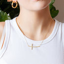 Collar de plata 925 chapado en oro con cruz lateral y circonita cúbica - BGP00670