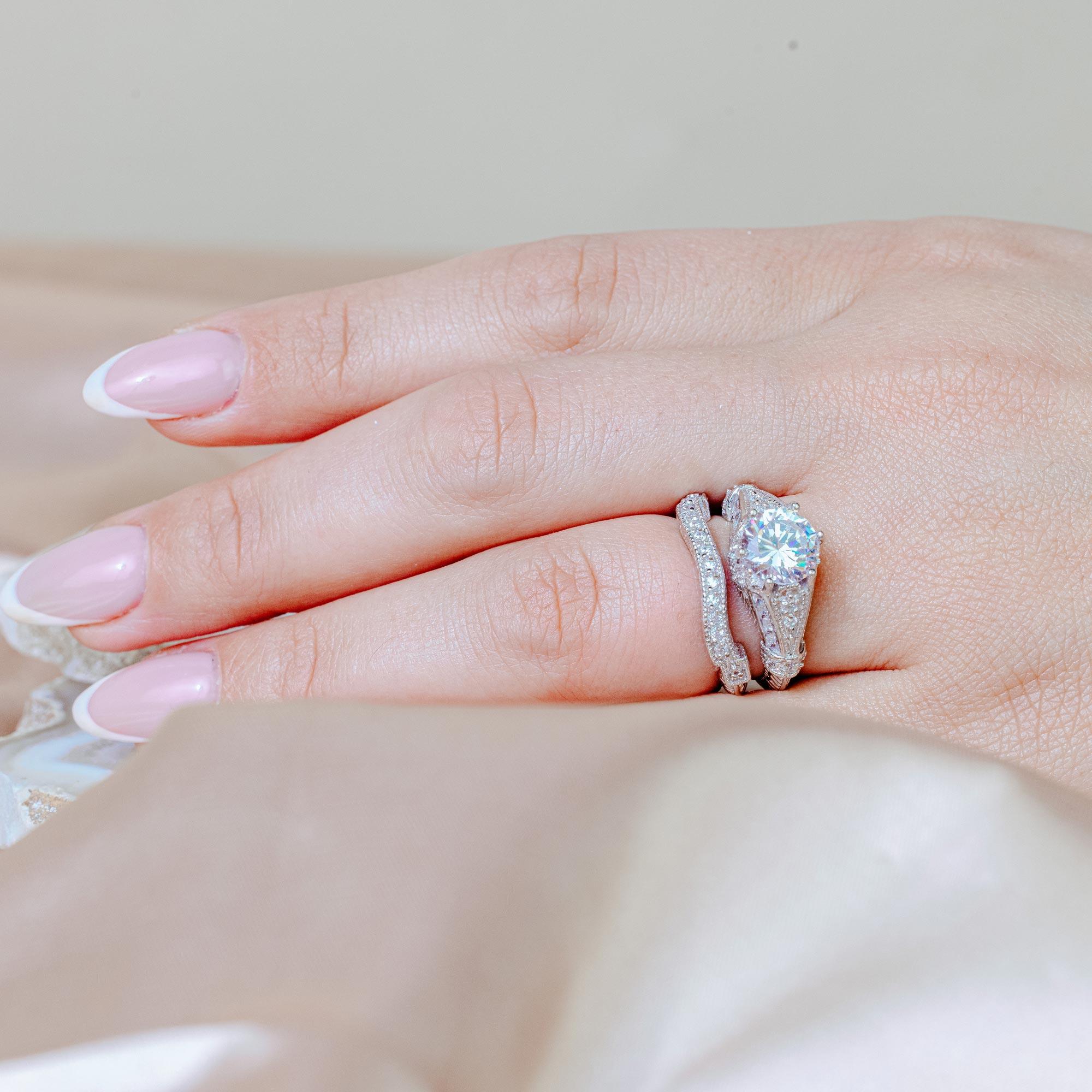 Anillo de boda nupcial en plata de ley 925 rodiada con circonitas cúbicas transparentes - BGR00377