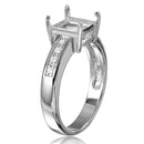 Anillo de plata 925 bañado en rodio con montura cuadrada y piedras CZ - BGR00492