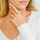 Banda de plata 925 chapada en rodio con incrustaciones de piedras CZ transparentes y azules - GMR00133S