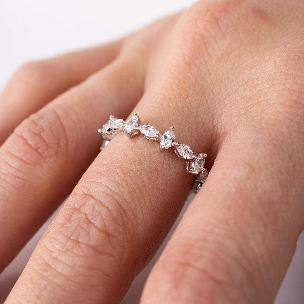Anillo de eternidad chapado en rodio de plata 925 con circonita marquesa - GMR00139