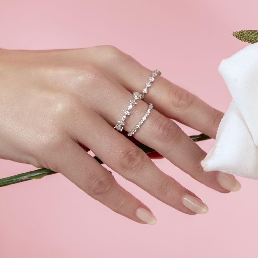 Anillo de eternidad chapado en rodio de plata 925 con circonita marquesa - GMR00139
