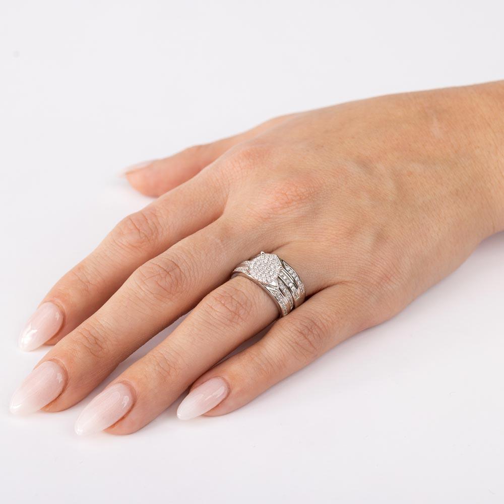 Anillo nupcial de trío con centro de pavé redondo chapado en rodio de plata 925 - GMR00162