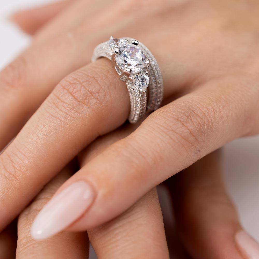 Anillo nupcial de plata de ley 925 rodiada con micropavé de circonitas - GMR00202