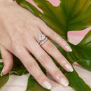 Anillo nupcial de plata de ley 925 rodiada con dos circonitas cúbicas y centro cuadrado - GMR00205