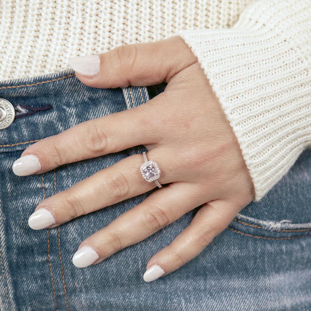 Anillo de halo cuadrado de plata de ley 925 rodiada con cuerpo de circonita - GMR00209