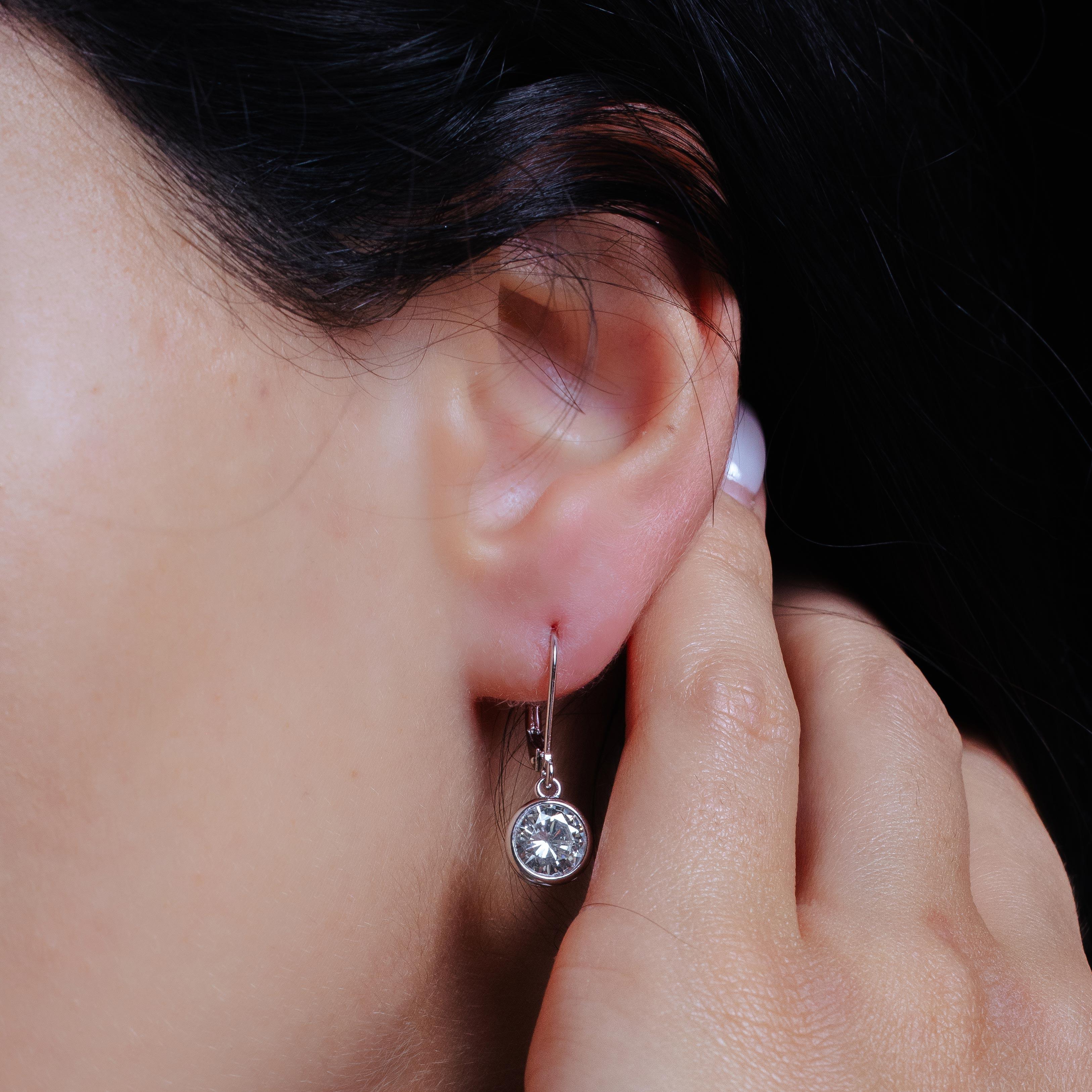 Pendientes de gancho colgantes redondos con circonita transparente chapada en rodio de plata 925 - STE00877