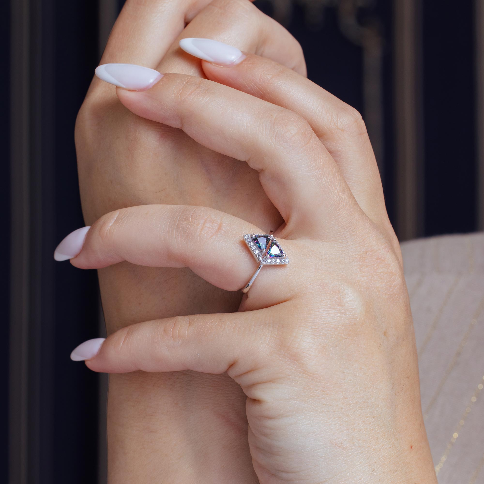 Anillo de plata de ley 925 rodiada con halo de diamante y topacio místico con circonita cúbica - BGR01265