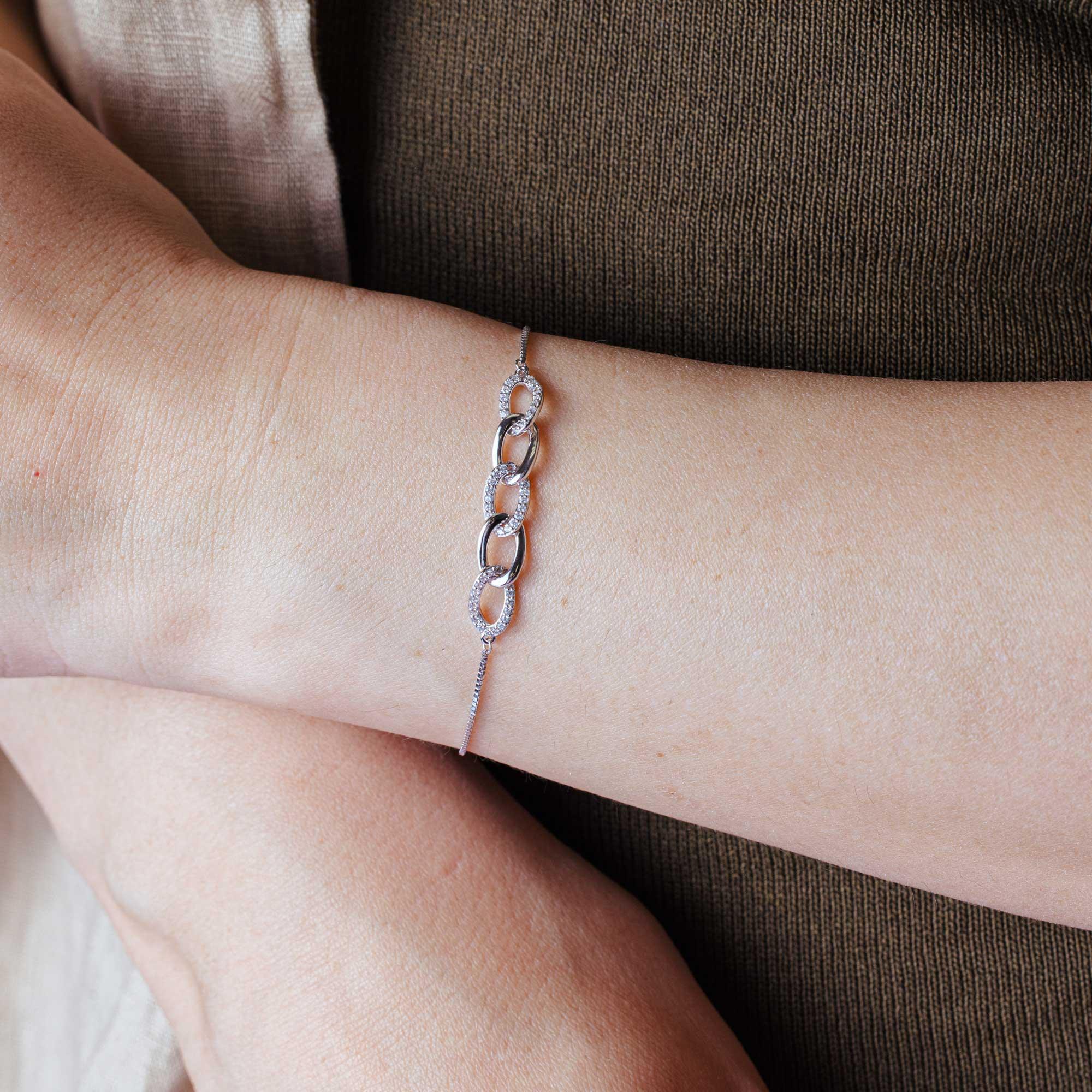 Pulsera de cuatro eslabones con circonitas cúbicas en plata de ley 925 rodiada - GMB00101