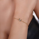 14P00149. - Colgante de oro amarillo de 14 quilates con detalle de corazón de niño sonriente