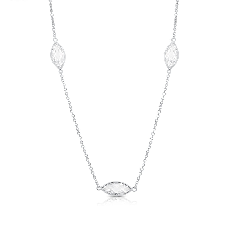 Collar con colgante en forma de marquesa con circonita transparente chapada en rodio de plata 925 - BGP00978