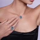 Liquidación - Conjunto de aretes y collar con circonitas cúbicas transparentes y diseño de cuadros redondos en plata 925 rodiada - BGS00068