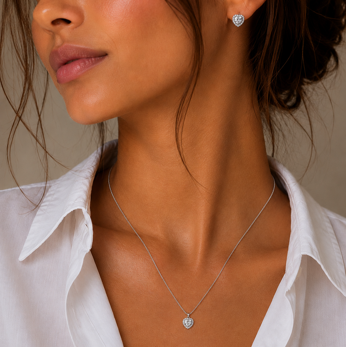 Conjunto de corazón de plata de ley 925 rodiada con circonitas cúbicas transparentes - BGS00228