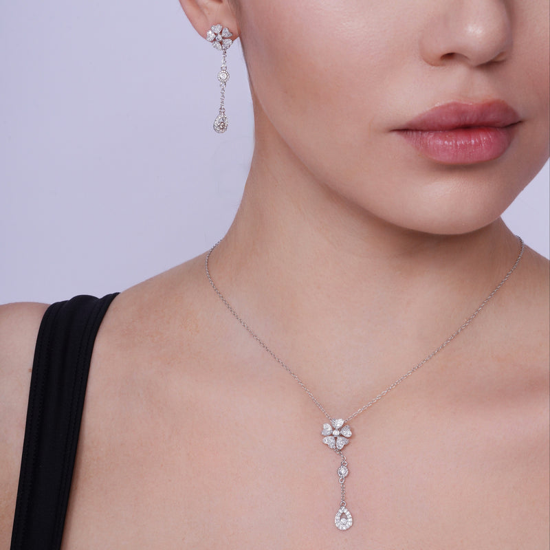 Conjunto de pendientes colgantes de flor de lágrima transparente con circonita cúbica en plata de ley 925 rodiada - BGS00231