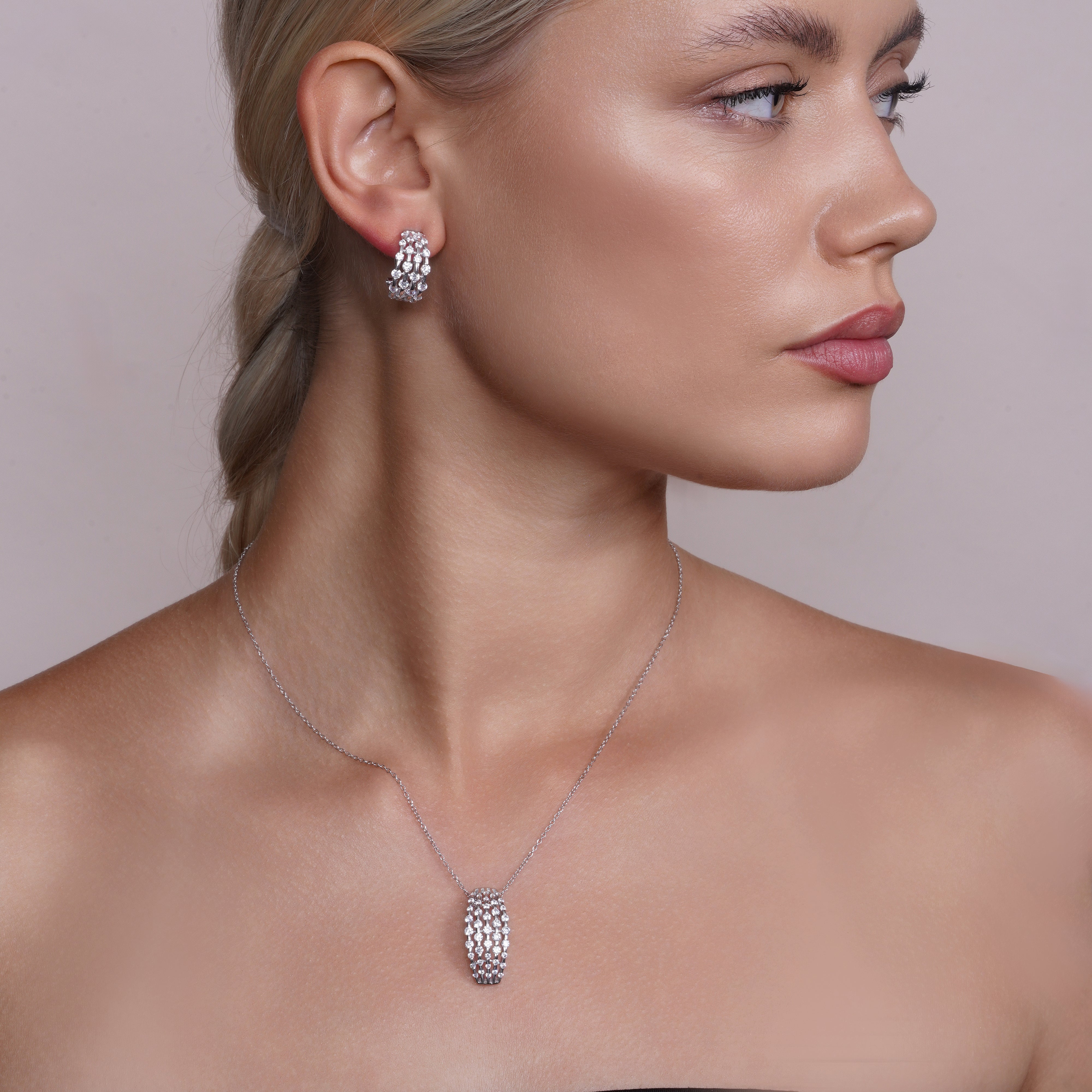Conjunto de pendientes y collar con clip francés de plata de ley 925 chapada en rodio multihilera con circonitas cúbicas - BGS00270