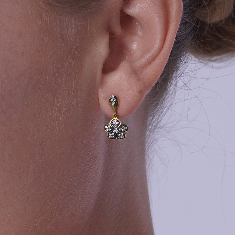 Conjunto de collar y pendientes de flor de plata de ley 925 bañados en oro de 18 quilates con circonitas - BGS00546